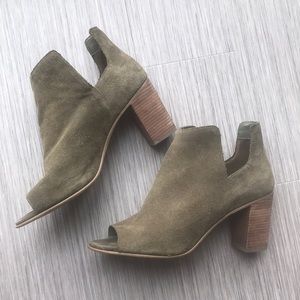 Steve Madden Peep Toe Heels